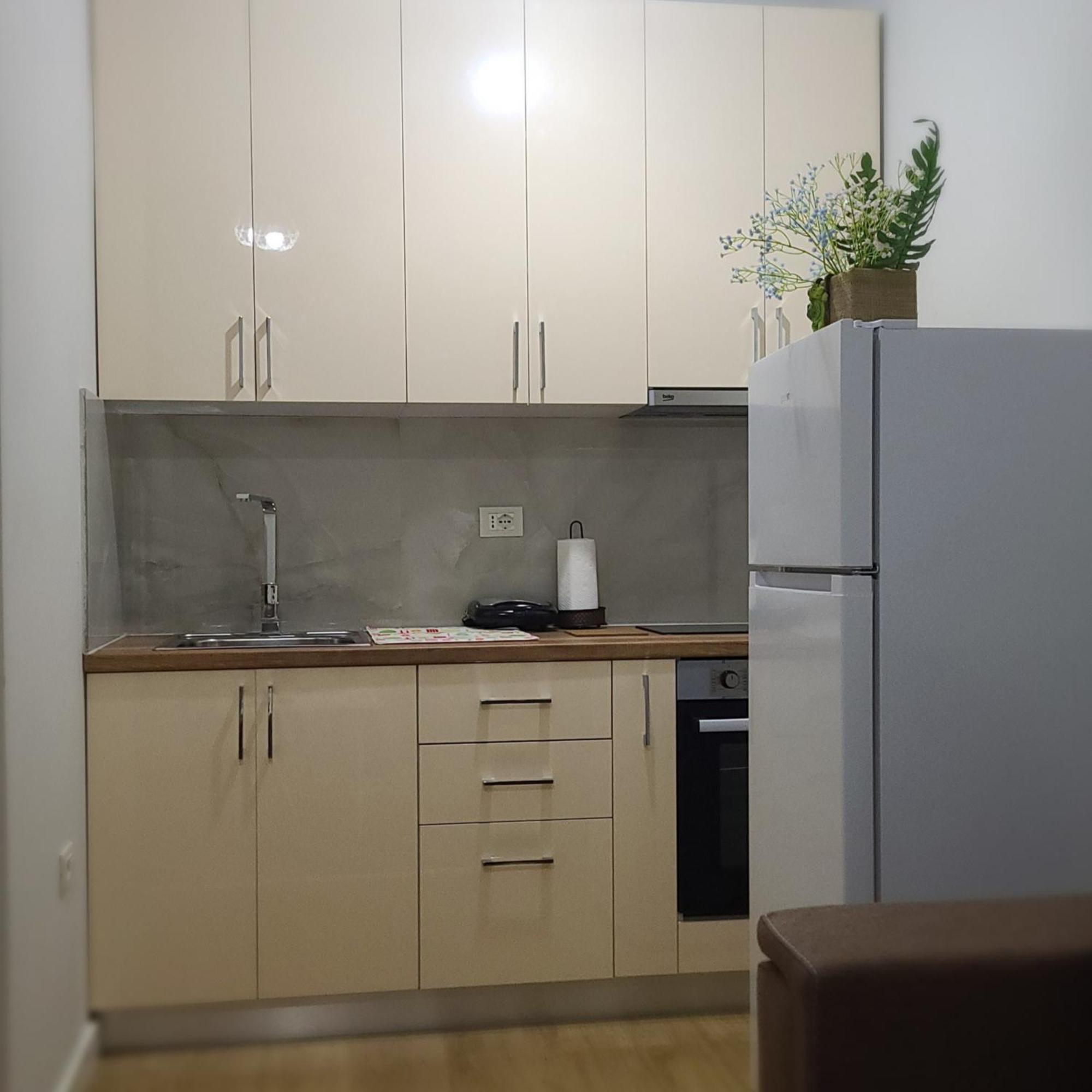 Home Inn Apartaments Тирана Экстерьер фото