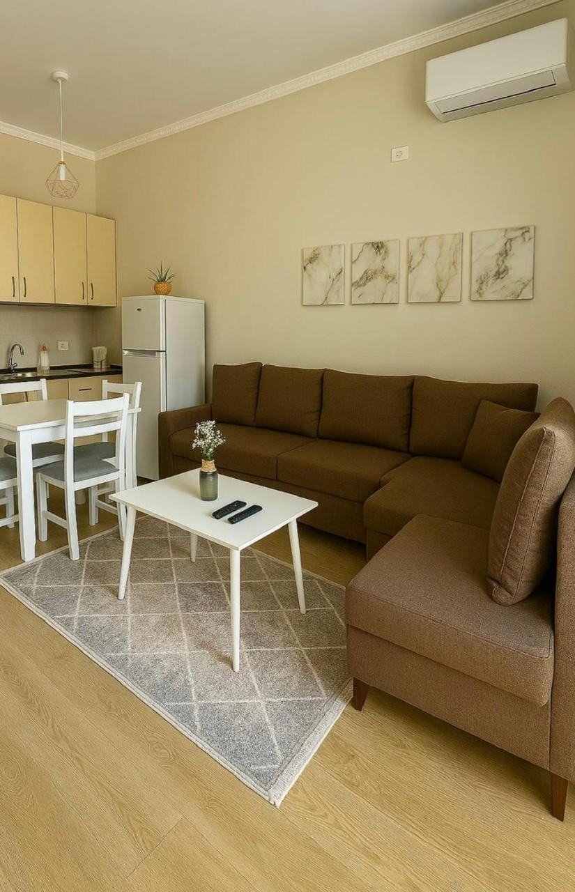 Home Inn Apartaments Тирана Экстерьер фото